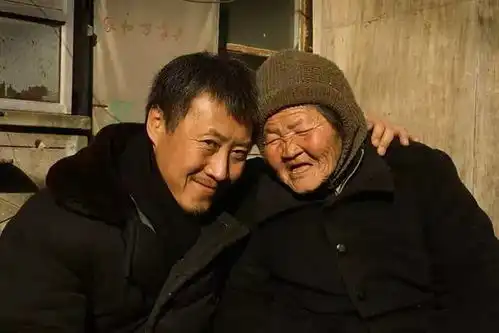  脏话连篇的纪录片,凭啥豆瓣9.0看完让人五味杂陈