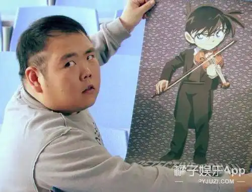 还记得回眸一瞥的表情包小胖吗还演了爱情公寓