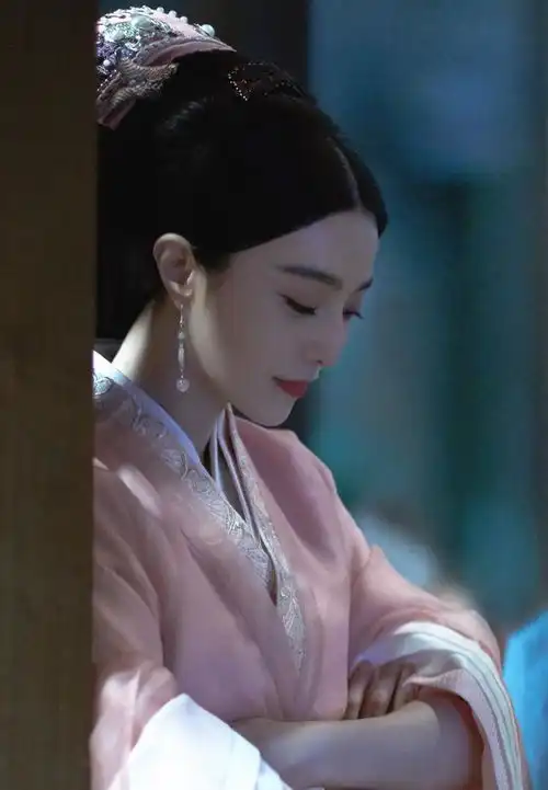  范冰冰新剧赢天下造型全曝光,老年妆比武媚娘更霸气