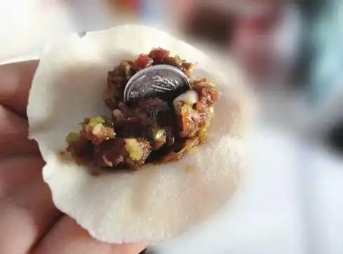  春节剩宴怎么处理这些隔夜菜宁可扔掉也千万别吃饺子这样吃有危险